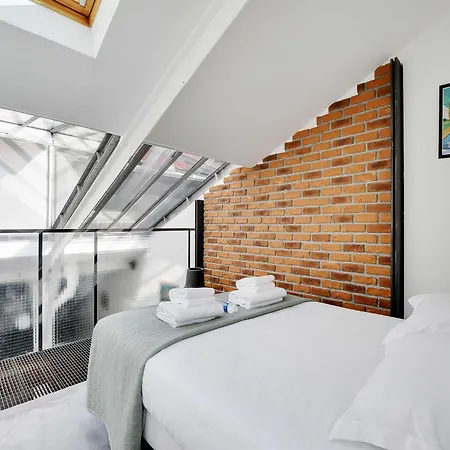 Somptuous Terrace-2br 6pcenter Of